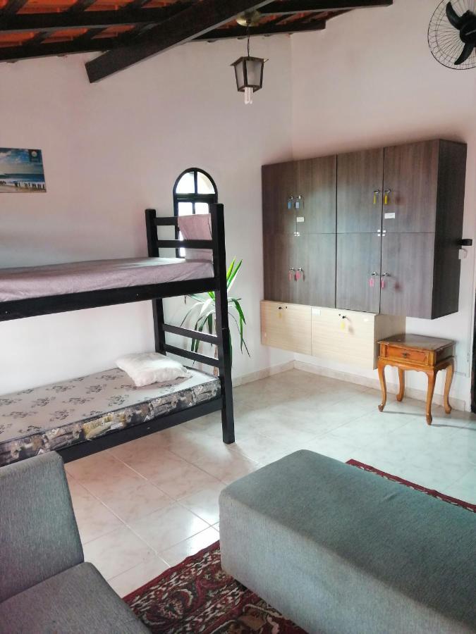 Kionda Surf House Hostel Bertioga Luaran gambar
